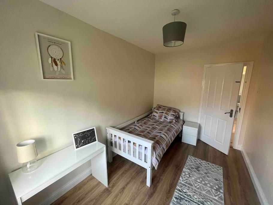 Cosy 4 Bed Bungalow In Quiet Residential Area! Strabane Exterior photo